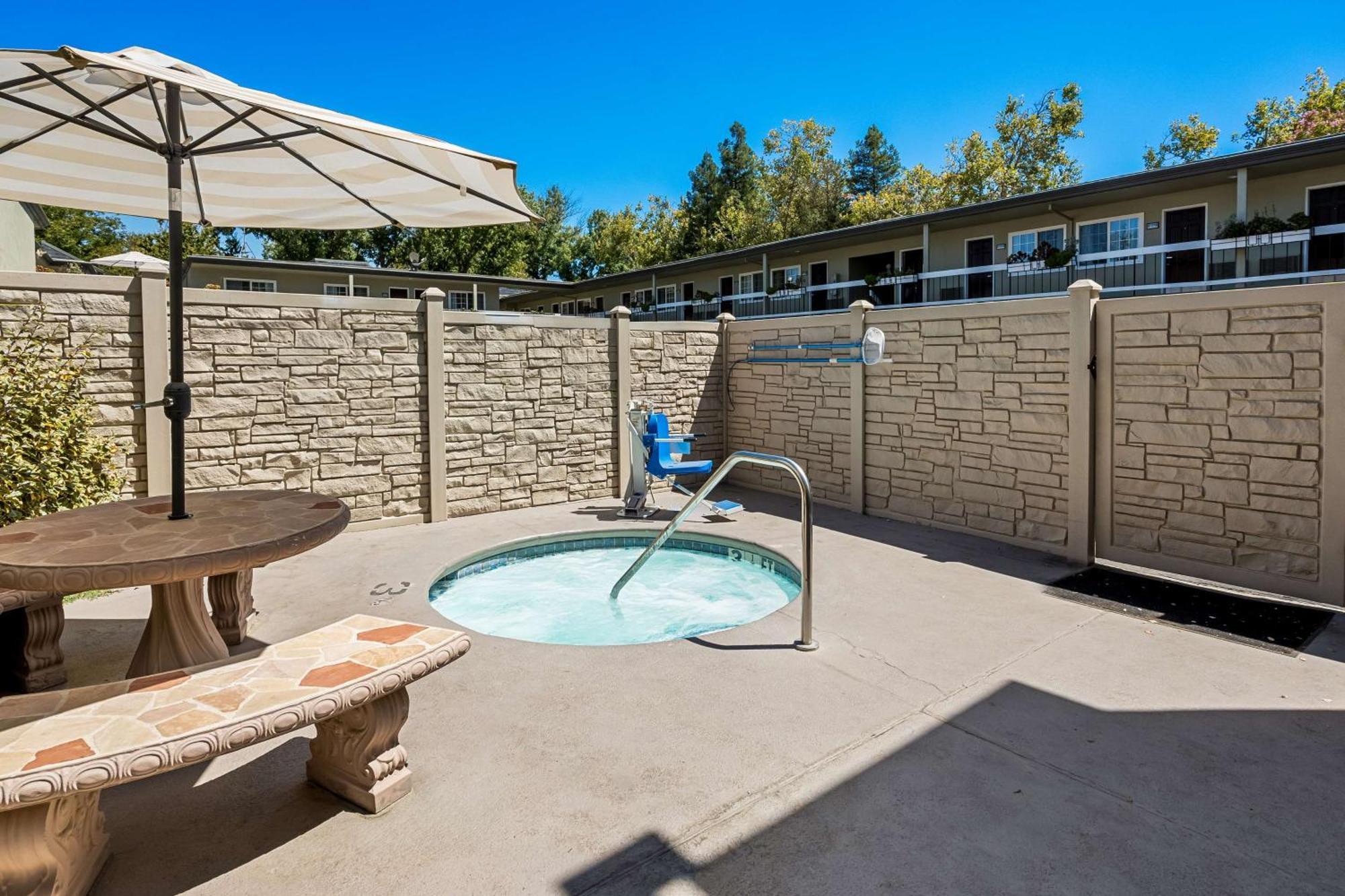 Best Western University Lodge Davis Exterior foto